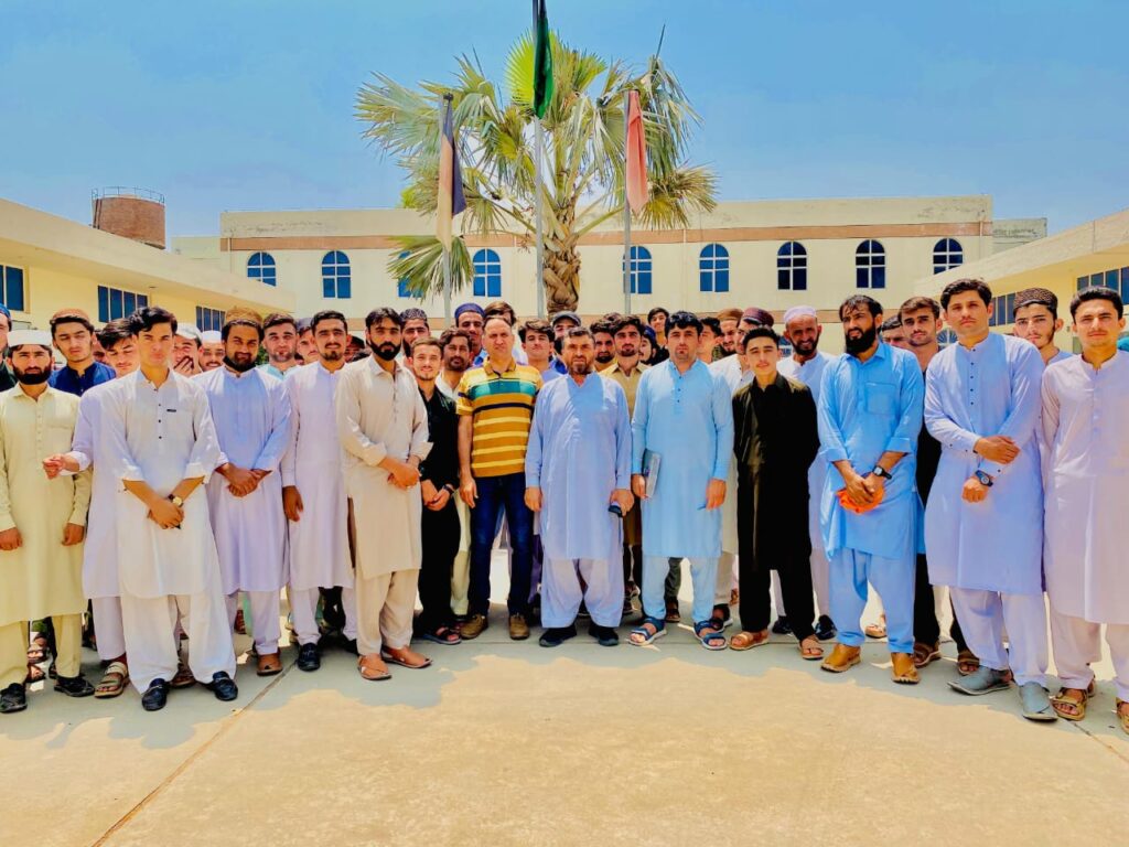 خیبر ټیکنیکل ایجوکیش سنټرڅخه ګنړشمیر زده کوونکي فارغ شوي