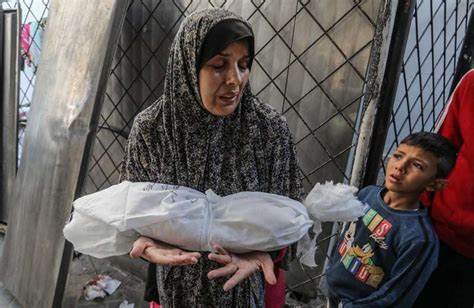 د غزه لوی انساني بحران: یوپنځوس ۵۱ نور فلسطینیان شهیدان شول