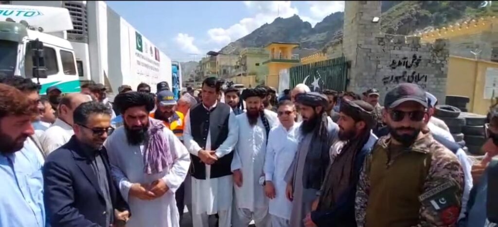 افغانستان عوام او حکومت سره له پاکستان لوري مرستې دوام وکړي: امیر مقام