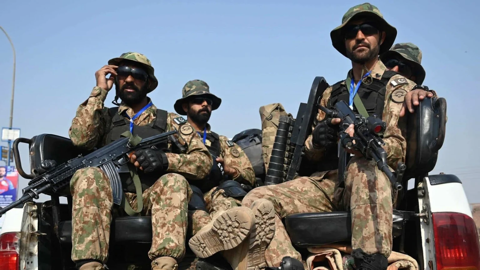 د خیبر پښتونخوا حکومت او وفاقي حکومت ترمینځ اختلافات د ترهګرۍ دا شخړه نوره هم سیوا کړې ده