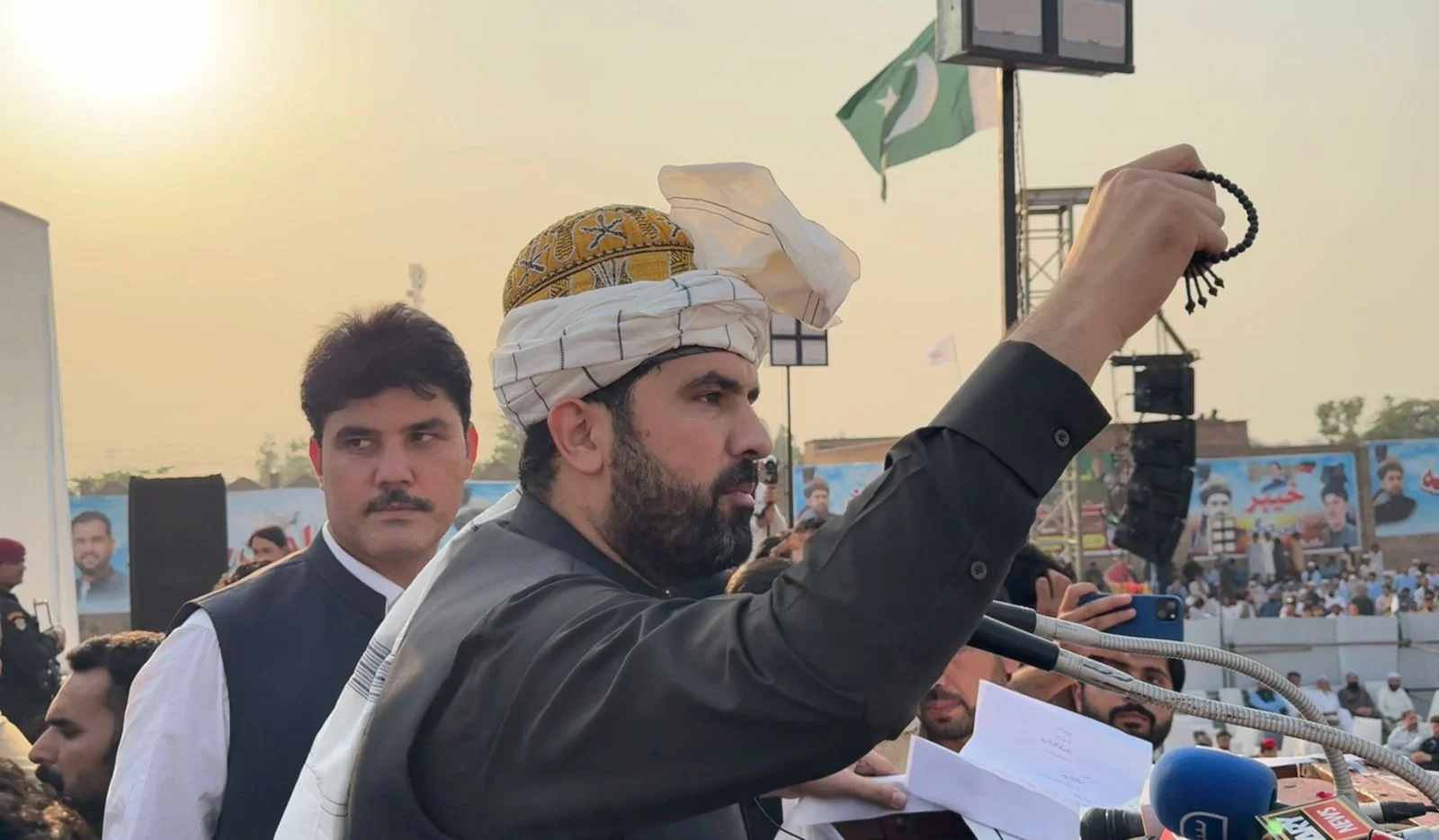 د خیبر پښتونخوا وزیراعلی سهیل افریدي ویلي دي قبایلي خلکو نه د قربانۍ ګډوري جوړ کړې شو