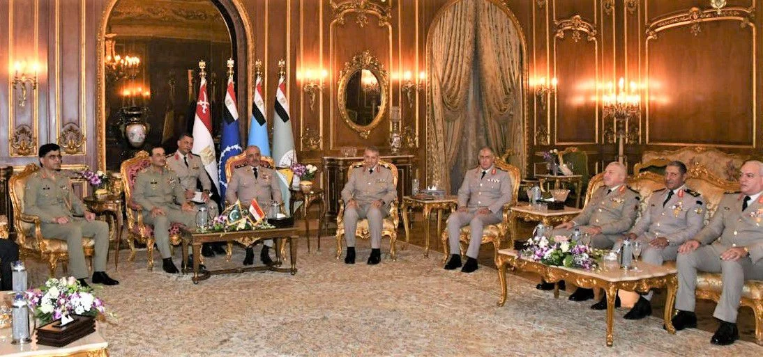 دفاعي شنوونکي د پاکستان پوخ مشر د مصر سفر ته په ښه نظر ګوري او وایی دې سره به د دواړو هیوادونو اړیکې نور هم پیاوړې شي .
