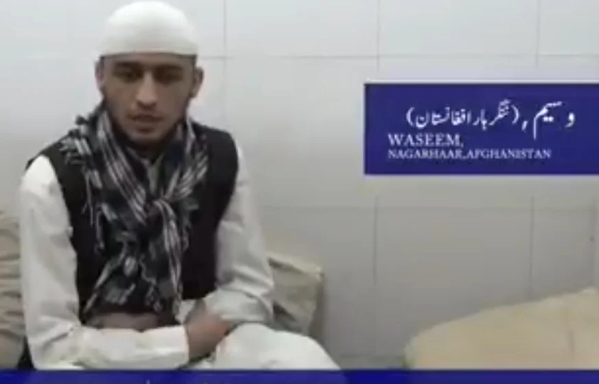 په یوه خپره شوې ویډیو کې نیول شوې افغان تبع د ټي ټي پي جنګیالې وایی چې سمګلرانو ته ی وسپارل او پاکستان ته ی واړولو.