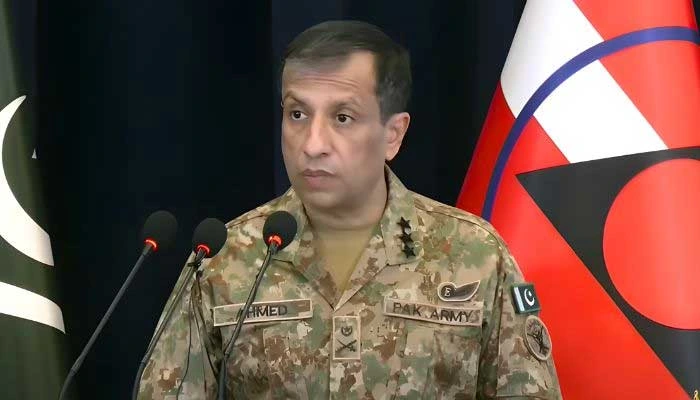 د پاکستان ریاست دریځ دې چې یو اړخ ته افغان طالبان د امن خبرې کوي او بل اړخ ته د هند په اشارو روان دې او په پاکستان ی برید وکړو