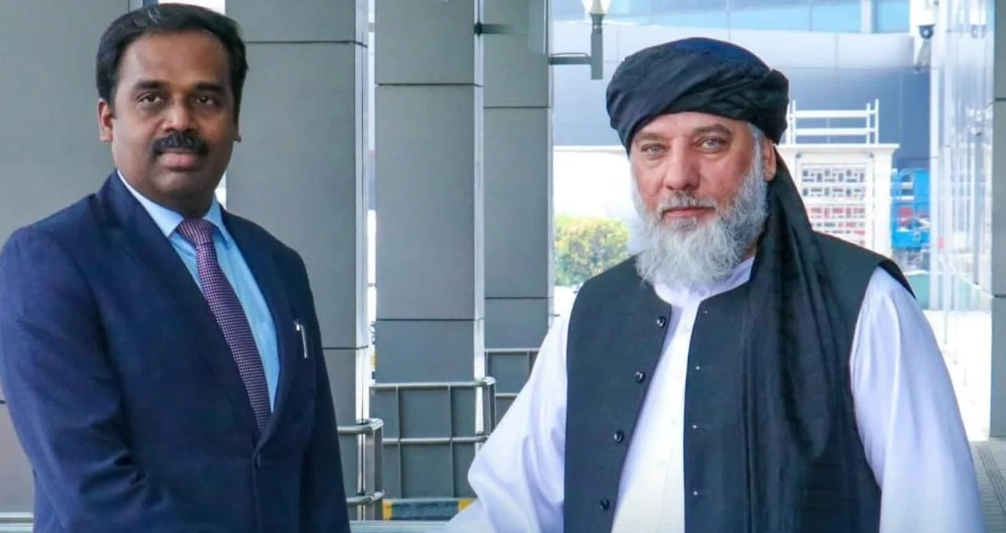 څومره چې هند کابل ته نږدې کېږي، د طالبانو په تګلاره کې تضاد راځي