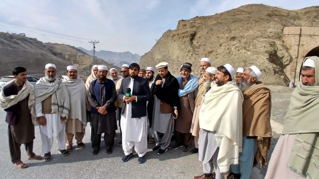 پاک افغان پوله تورخم نن په ۷۹ یوکم اتیایمه ورځ هم د سوداګریزو فعالیتونو پر مخ تړلې ده