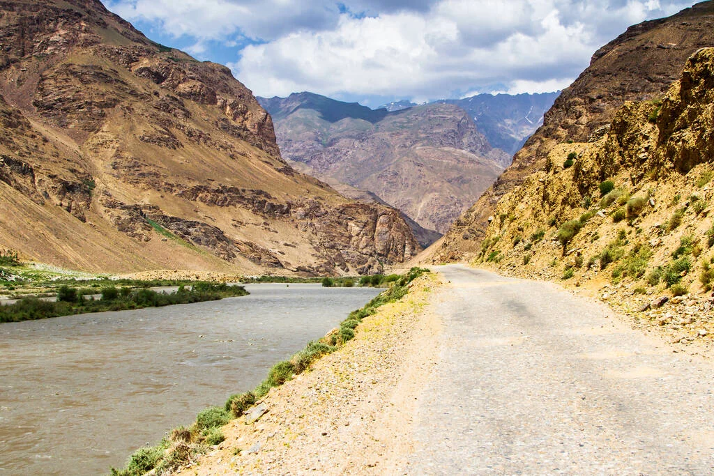په دې وروستیو کې د افغانستان تاجکستان سره په ګډ برید له ترهګرو پر چینایی وګړو برید شوې وو، درې چینایی وګړي وژل شوي وو