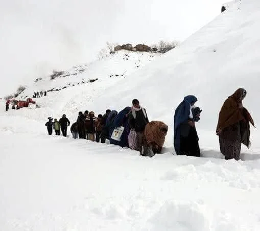 د افغانستان او ایران ترمنځ واورین سرحدي سیمې، چېرته چې د سختې یخنۍ له امله د کار په لټه افغان کډوالو خپل ژوند له لاسه ورکړې دې