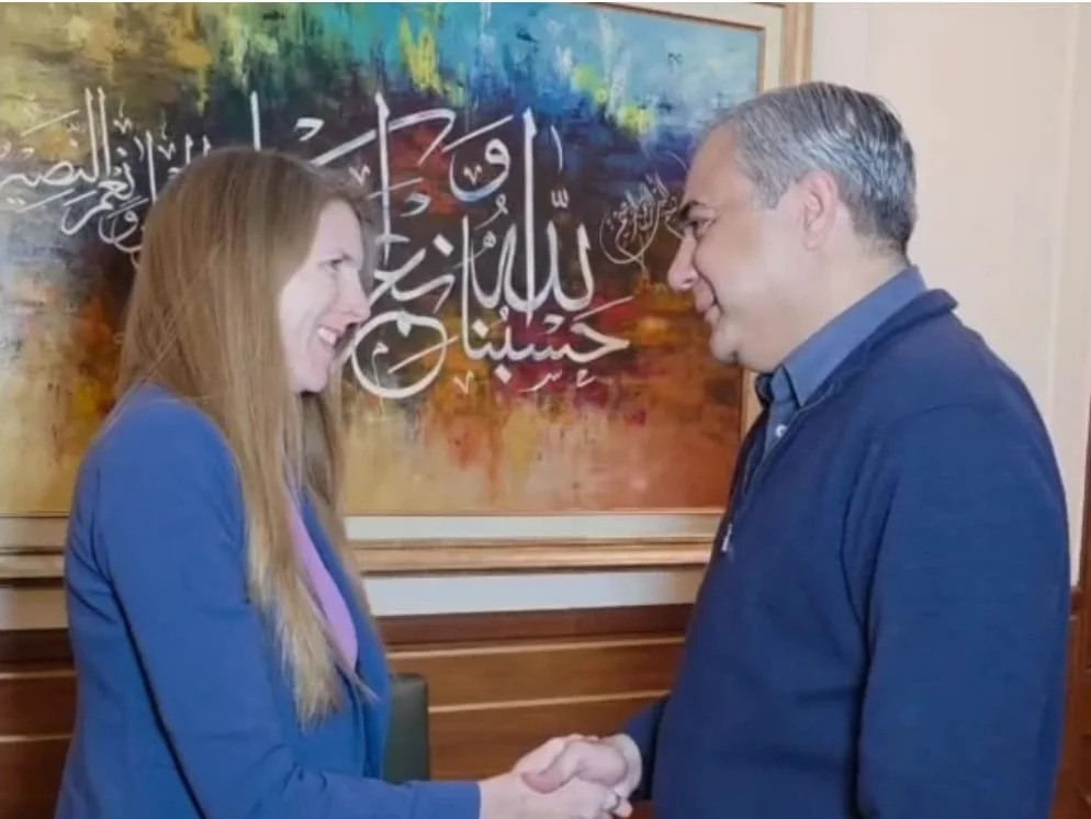 د پاکستان د کورنیو چارو وزیر محسن نقوي او د برېتانیا های‌کمشنر جین ماریټ په اسلام‌اباد کې د متقابلې سپارلو پر تړاو خبرې کړي دي