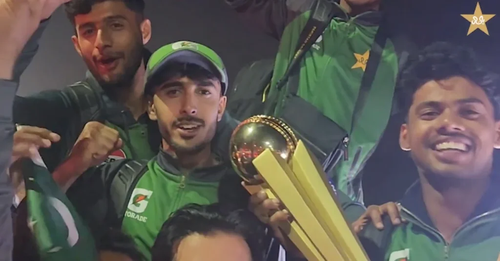 د پاکستان چمتو توپ وهونکي سمیر منهاس د هند پر ضد په زړه لوبه وکړه او په ۱۱۳ بالونو یې د ۱۷ څلوریزو او ۹ شپږیزو په مرسته ۱۷۲ منډې جوړې کړې