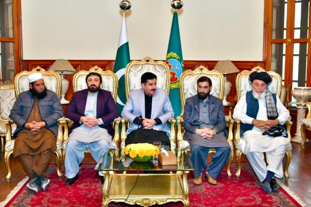 د فیډریشن اف پاکستان او چیمبرز آف کامرس او انډسټری د ګورنر څخه غوښتنه اوکړه چی د سوداګري بندیدلو له امله هغوی ته زیانونه اوړی او باید ددی د حل لارې اولټول شی