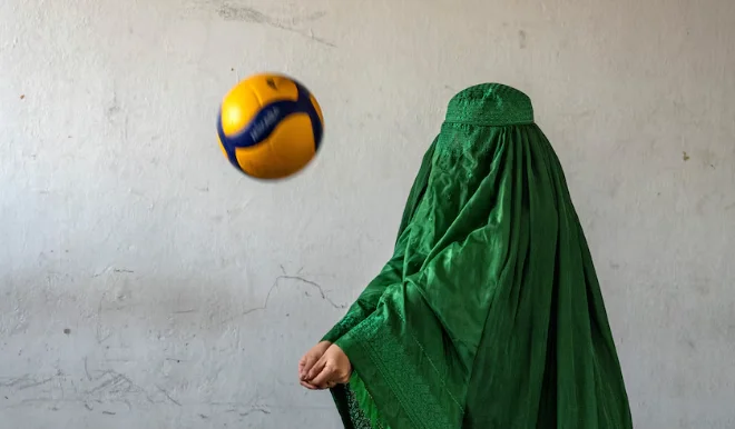 د کال ۲۰۲۱ څخه وروسته چې افغان طالبانو په افغانستان کې واک ترلاسه کړې نو په ښخو ی یو شمیر بندیزونه لګولې دي