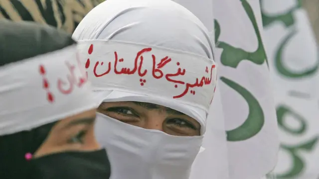 د کشمیر د یووالي ورځ هغه ژمنه بیا تازه کوي چې کشمیري ولس په خپلې عادلانه مبارزې کې یوازې نه دی او پاکستان په هره کچه د دوی ترڅنګ ولاړ دی۔