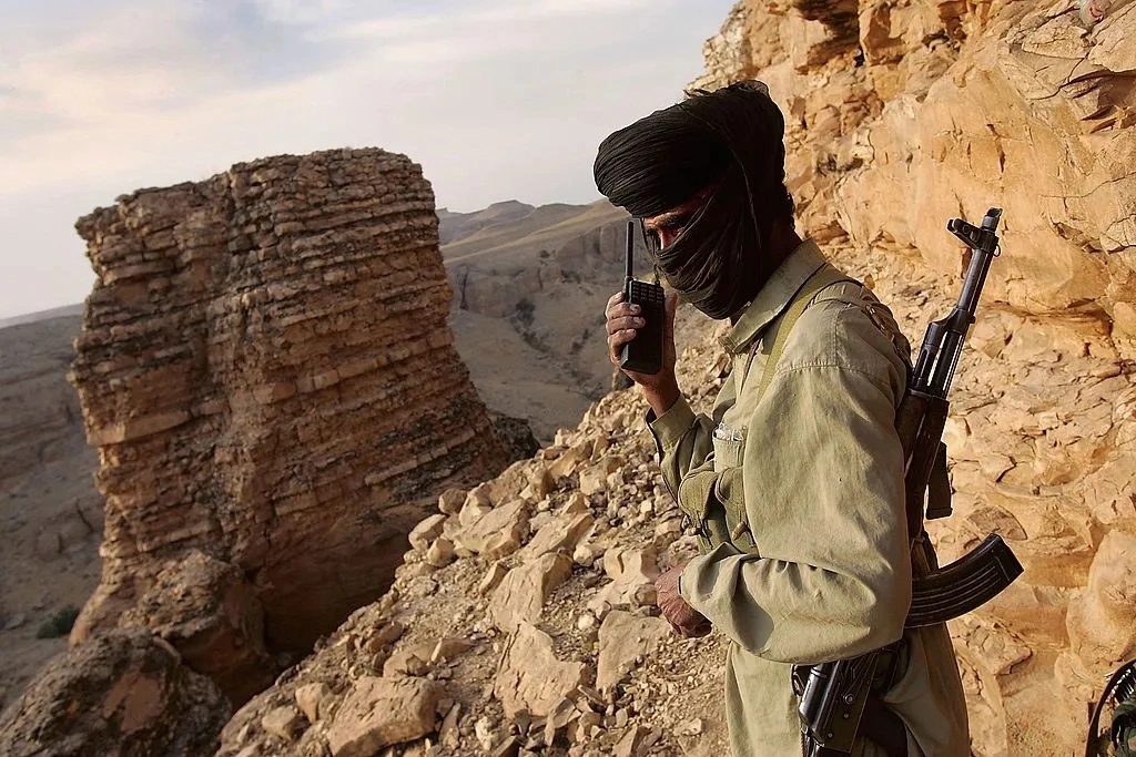 وروسته د وسلو سره پېژندل شوي او په تاوتریخوالي بریدونو کې یې برخه اخیستې. دا وضعیت د خلکو د غائبېدو د روایت او سیاسي استعمال په اړه جدي پوښتنې راپورته کوي