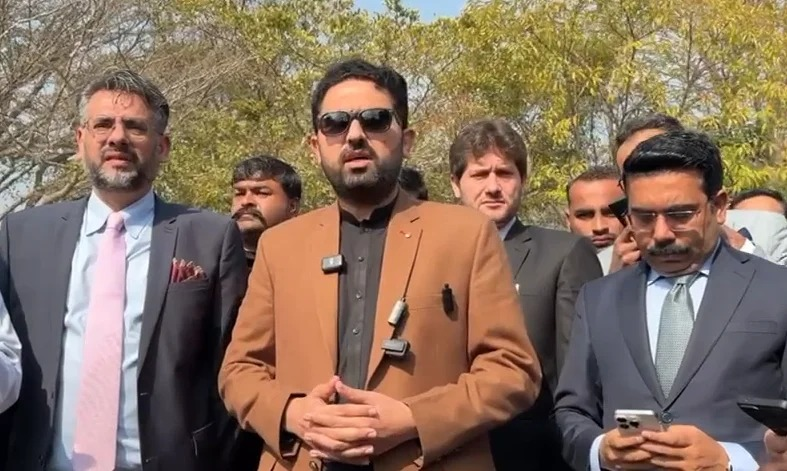 پرون د خیبر امن به نامه راجوړه شوې غونډه کې سهیل افریدي ویلي وو چې وزیراعظم شهباز شریف ورله اسلام آباد کې د ملاقات کولو بلنه ورکړې ده