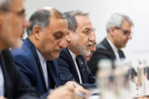 په سیمه کې د پاکستان، عمان، مصر او ترکیې لوړ پوړي چارواکي له ایران سره په پټه دیپلوماتیکو خبرو کې ښکیل دي، ترڅو تهران وهڅوي چې له امریکا سره خبرې او ډیالوګ پیل کړي او د روانو تناؤ لرې کولو ته زمینه برابره شي