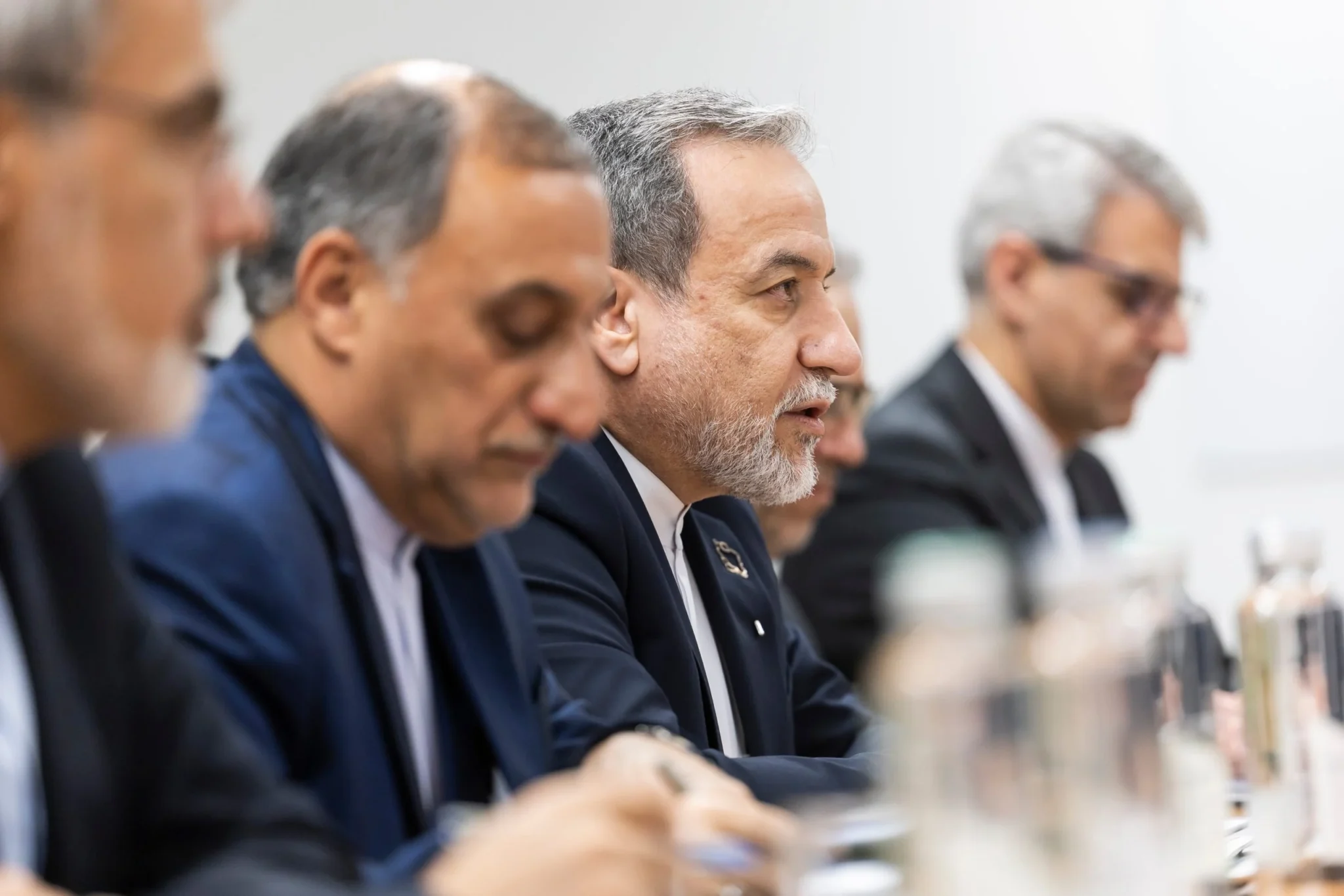 په سیمه کې د پاکستان، عمان، مصر او ترکیې لوړ پوړي چارواکي له ایران سره په پټه دیپلوماتیکو خبرو کې ښکیل دي، ترڅو تهران وهڅوي چې له امریکا سره خبرې او ډیالوګ پیل کړي او د روانو تناؤ لرې کولو ته زمینه برابره شي