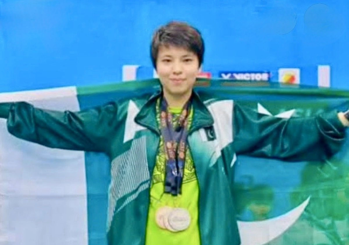 پاکستاني بیډمنټن لوبغاړې سروت فاطمه د نړیوالو سیالیو په ډبل ګولډ میډال ګټلو سره د هېواد نوم روښانه کړ او تاریخ یې جوړ کړ