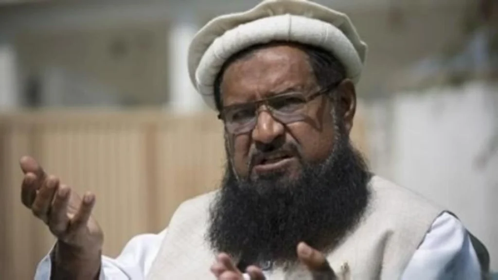 خلیل د جهادي سازمان د «حرکت المجاهدین» له بنسټ ایښودونکو مشرانو څخه شمېرل کېږي، هغه ډلې چې په تېرو وختونو کې په هندوستان، پاکستان او افغانستان کې د وسله‌والو فعالیتونو سره تړاو لرلی دی