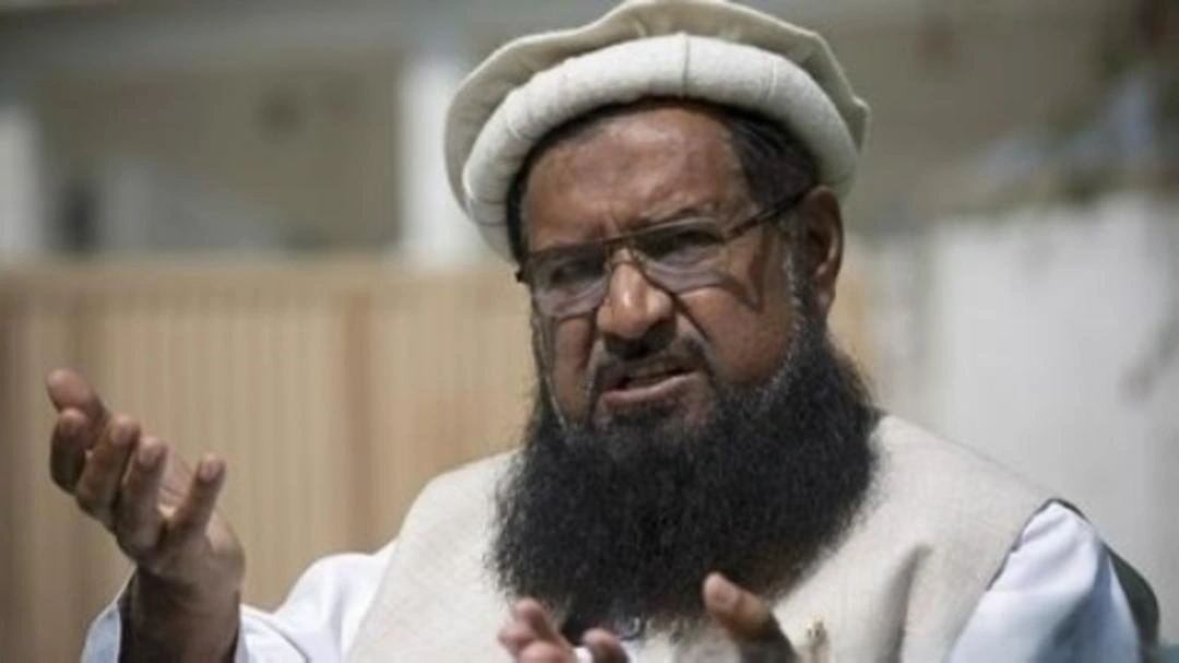 خلیل د جهادي سازمان د «حرکت المجاهدین» له بنسټ ایښودونکو مشرانو څخه شمېرل کېږي، هغه ډلې چې په تېرو وختونو کې په هندوستان، پاکستان او افغانستان کې د وسله‌والو فعالیتونو سره تړاو لرلی دی