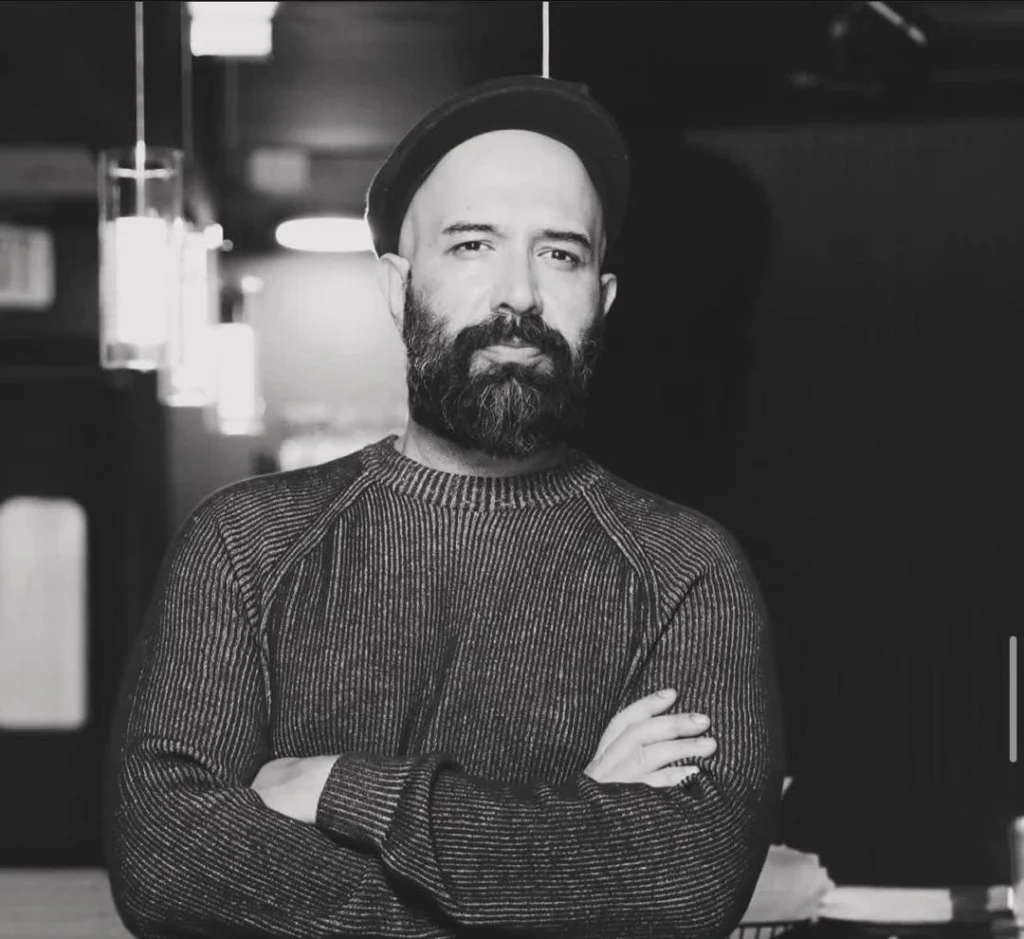 عامه او دیني حلقې په پاکستان کې د قرآن پاک د آیتونو د ادعا شوې سپکاوي په اړه غصه څرګندوي او د وجاہت سعید پر وړاندې د فوري قانوني اقدام غوښتنه کوي، څو د ټولنې روحاني او اخلاقي بنسټونه خوندي پاتې شي