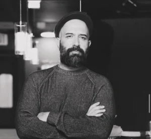 عامه او دیني حلقې په پاکستان کې د قرآن پاک د آیتونو د ادعا شوې سپکاوي په اړه غصه څرګندوي او د وجاہت سعید پر وړاندې د فوري قانوني اقدام غوښتنه کوي، څو د ټولنې روحاني او اخلاقي بنسټونه خوندي پاتې شي