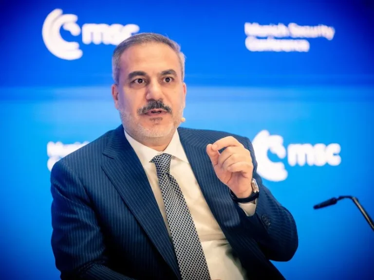 د ترکیې د بهرنیو چارو وزیر هاکان فیدان ویلي دي چې په افغانستان کې دایمي سوله د پراخې سیمې د ثبات او امنیت لپاره حیاتي اهمیت لري