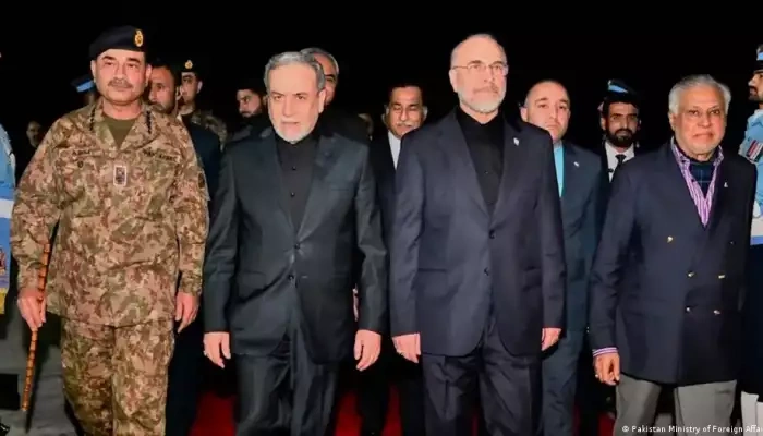 د راپور له مخې، د امریکا مرستیال ولسمشر جې ډي وینس به د سې شنبې په ورځ له واشنګټن څخه اسلام‌اباد ته روان شي، او ایراني چارواکو هم اشاره ورکړې چې د دوی پلاوی به په مذاکراتو کې ګډون وکړي