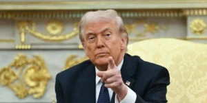 د امریکا ولسمشر ډونلډ ټرمپ د هند او چین پر کډوالو سخت نژادپالانه برید کړی او د زیږون تابعیت د قانون ختمولو او ملي ریفرنډم غوښتنه یې کړې ده