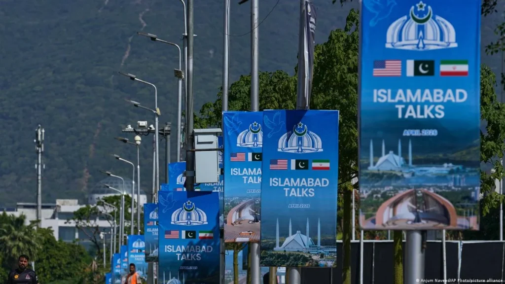 د امریکا او ایران ترمنځ مهمې د سولې خبرې اترې د چهارشنبې څخه په اسلام‌آباد کې بیا پیلېږي. د سرچینو په وینا دواړه لوري ممکنې هوکړې ته نږدې شوي دي او د امریکا ولسمشر ډونالډ ټرمپ د ګډون امکان هم شته