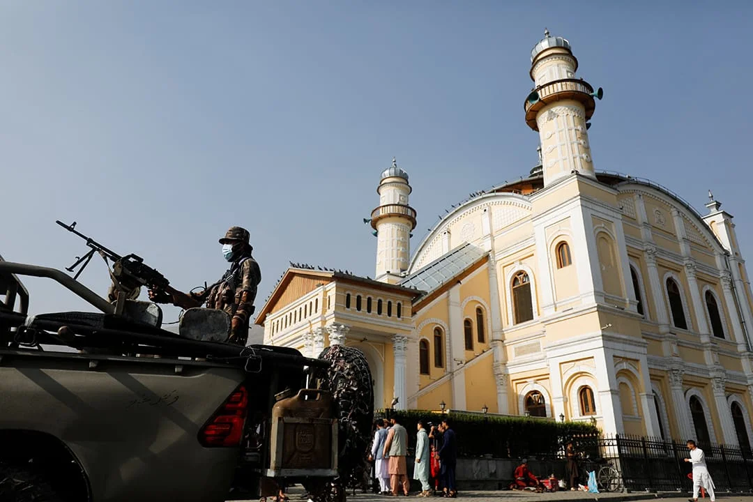 کابل کې د علماوو د خوندیتوب لپاره جوماتونه په لوړ امنیتي زونونو بدل شوي، او د ټارګټ کلنګ د اندېښنو له امله وسلوال سرتېري ځای پر ځای شوي دي