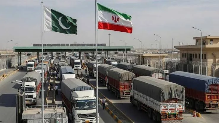 پاکستان او ایران د ازبکستان لپاره نوی تجارتي کوریډور پرانست؛ د لومړۍ تجارتي کښتۍ له لېږلو سره یې عملي پړاو پیل شو او دا د سیمه‌ییز تجارت لپاره د پاکستان مهم قدم بلل کېږي