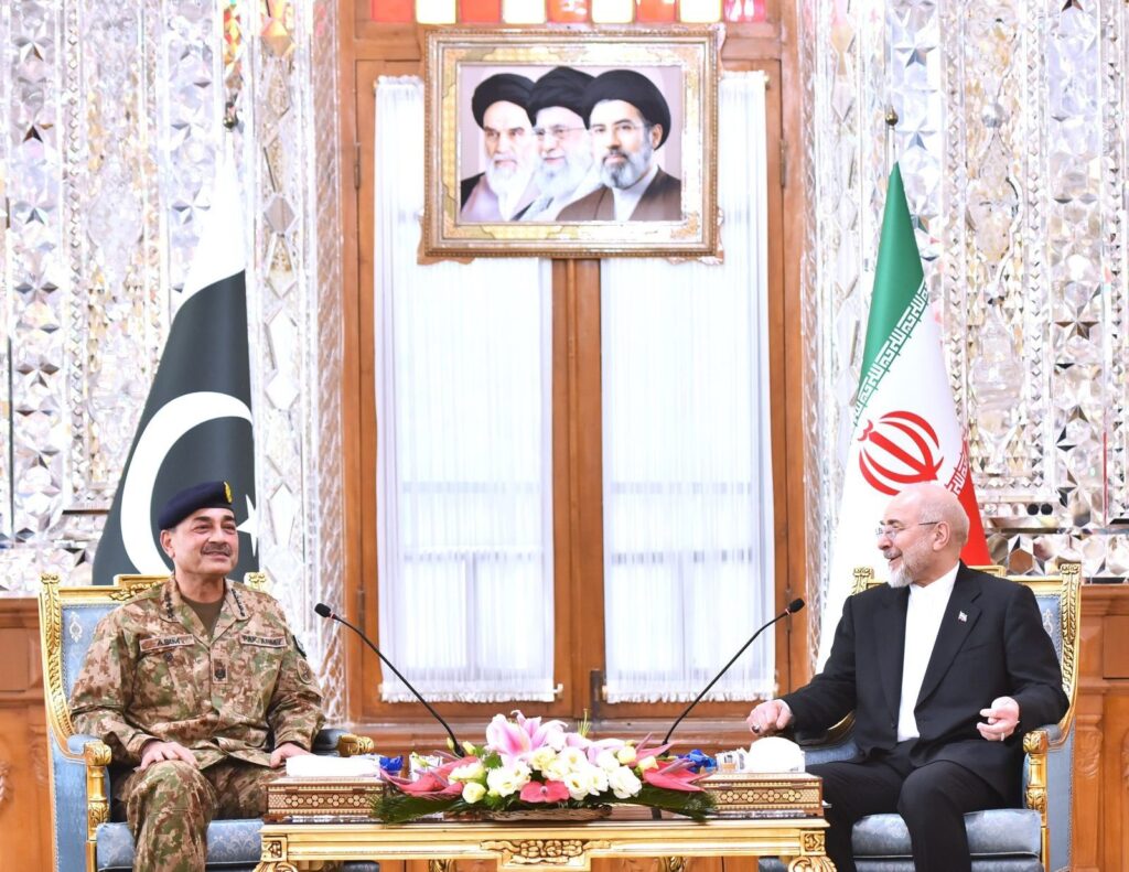 د ایران له لوري د غني شوي یورانیم د لېږد لپاره پاکستان د احتمالي هېواد په توګه نومول شوی دی. د “العربیه نیوز” د راپور له مخې، تهران چمتو دی