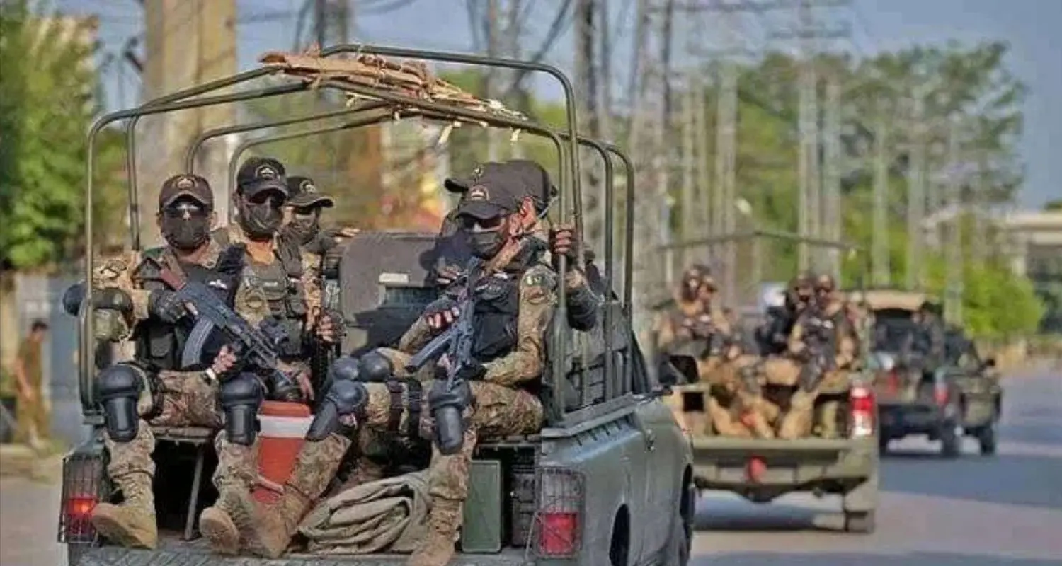 په خیبر پښتونخوا کې د لکي مروت او جنوبي وزیرستان په سیمو کې د خوارجو په بریدونو کې یو پولیس افسر او د پوځ صوبیدار شهیدان شوي دي. امنیتي ادارو د خوارجو د شومو موخو د شنډولو ژمنه کړې ده