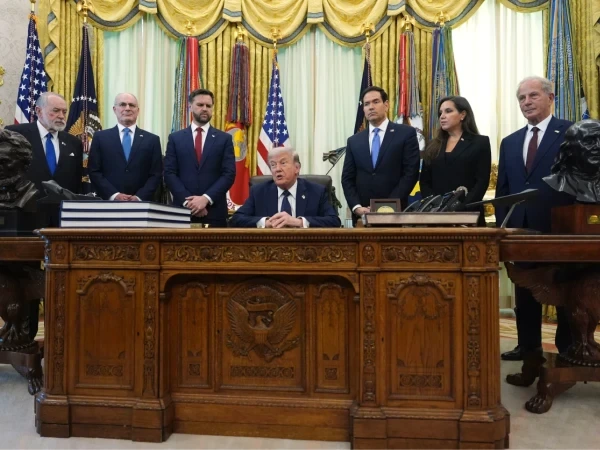 په سپینه ماڼۍ کې د اسراییل او لبنان له سفیرانو سره د مهمې لیدنې وروسته، ولسمشر ډونلډ ټرمپ د اوربند د ۲۱ ورځو غځولو اعلان وکړ