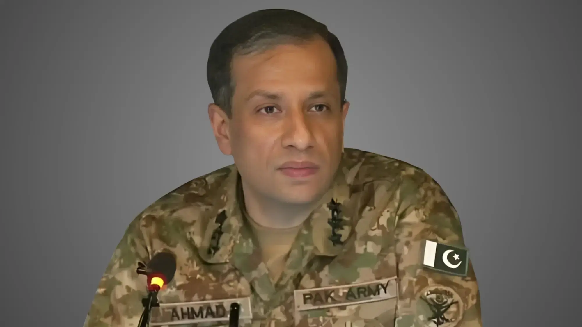 د آی ایس پي آر ډي جي د اسلام آباد شفا تعمیر ملت پوهنتون کې له استادانو او زده کوونکو سره ځانګړې ناسته وکړه، چې پکې د ملي امنیت، هایبرډ جګړې او د سوشل مېډیا د تبلیغاتو په اړه تفصیلي خبرې وشوې
