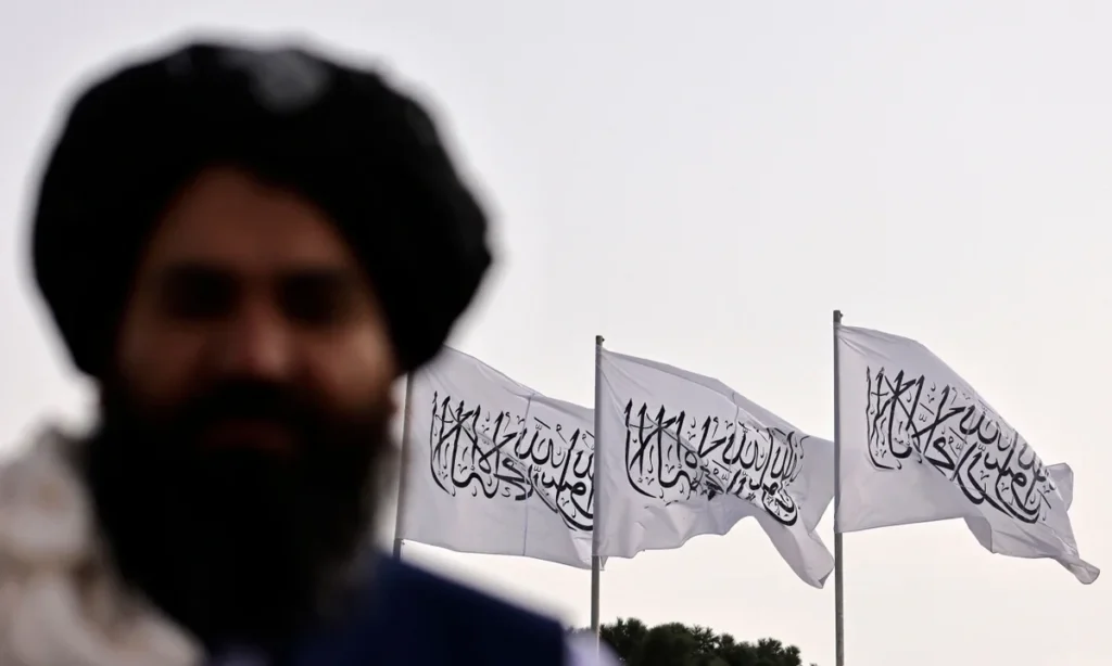 طالبانو مشر د سورت نساء ۵۹ آیت تلاوت کولو سره وویل چې د ده اطاعت هماغسې واجب دی لکه د الله او د رسول ﷺ اطاعت