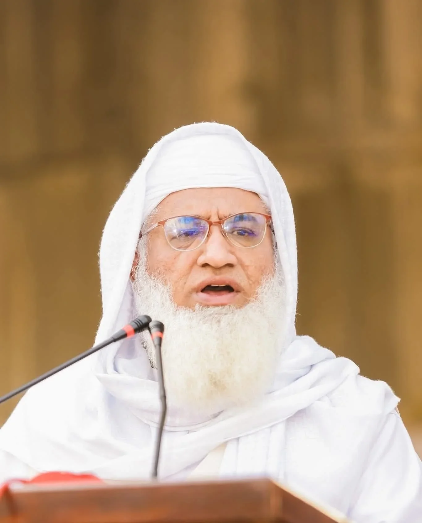 شیخ الحدیث مولانا محمد ادریس، د صوبايي اسمبلۍ پخوانی غړی، پېژندل شوی دیني شخصیت او د مولانا حسن جان شهید زوم و. هغه د پاک–افغان د سولې او مصالحې په هڅو کې مهم رول ادا کړی و