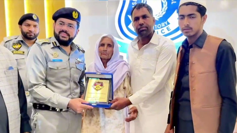 لیاقت شهید ته د ترهګریز برید د مخنیوي له امله ستارۂ شجاعت ورکړل شو او اسلام آباد کې یې کورنۍ ته درناوی وشو