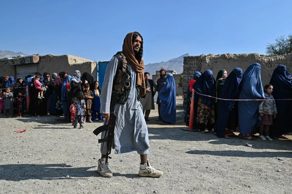 د ښځو پر اقتصادي او ټولنیز حالت ژور اغېز شوی، او افغانستان د ښځو د حقونو له پلوه تر ټولو محدود هېواد ګڼل کېږي