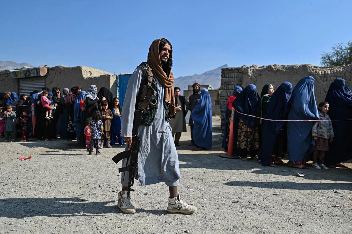 د ښځو پر اقتصادي او ټولنیز حالت ژور اغېز شوی، او افغانستان د ښځو د حقونو له پلوه تر ټولو محدود هېواد ګڼل کېږي
