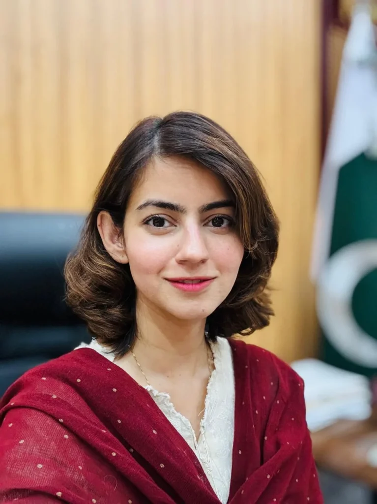 د صدارتي اعزاز لرونکې ډاکټر انعم فاطمې مسلکي خدمات او د تجاوزاتو پر ضد کړنې په ولسي کچه ستایل کېږي، او په ټولنیزو رسنیو کې د هغې پر ضد د ټرولنګ سخته غندنه شوې ده