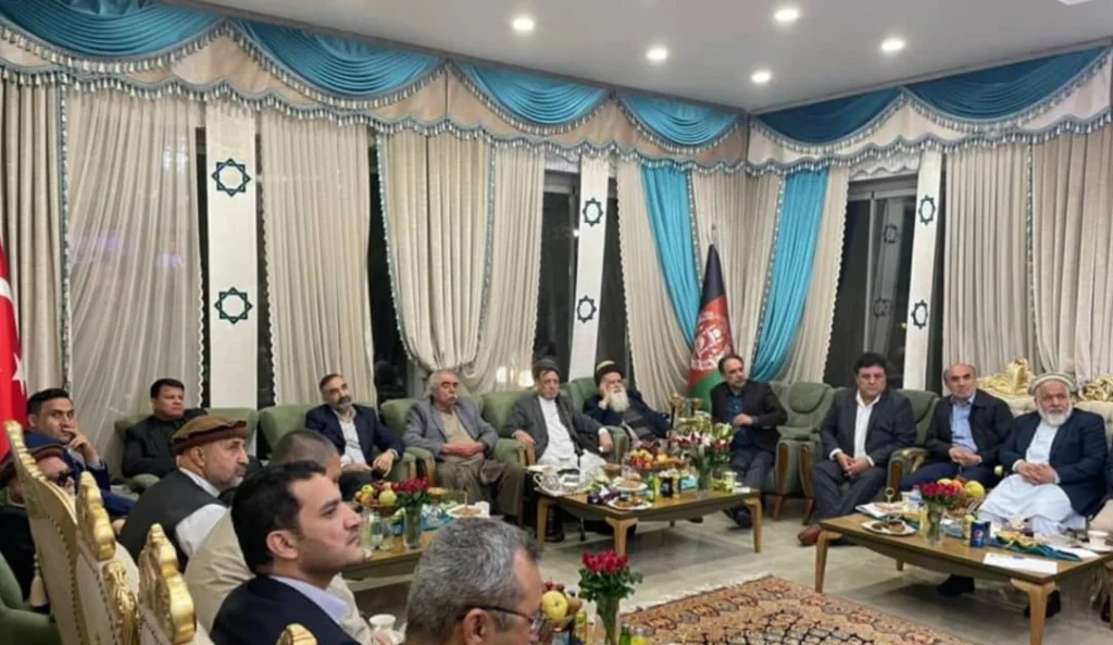 په اوس وخت کې په افغانستان کې کارکوونکې ښځې له سختو اقتصادي ستونزو، د دندې له ناامنۍ او د کار د فرصتونو له کمېدو سره مخ دي