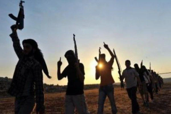 کله چې ځوانان د نورو د جګړو سون توکي ګرځي او پرېکړه‌کوونکي خوندي پاتې کېږي، نو پایله یې ټولنیز محرومیت او وروسته پاتې والی وي