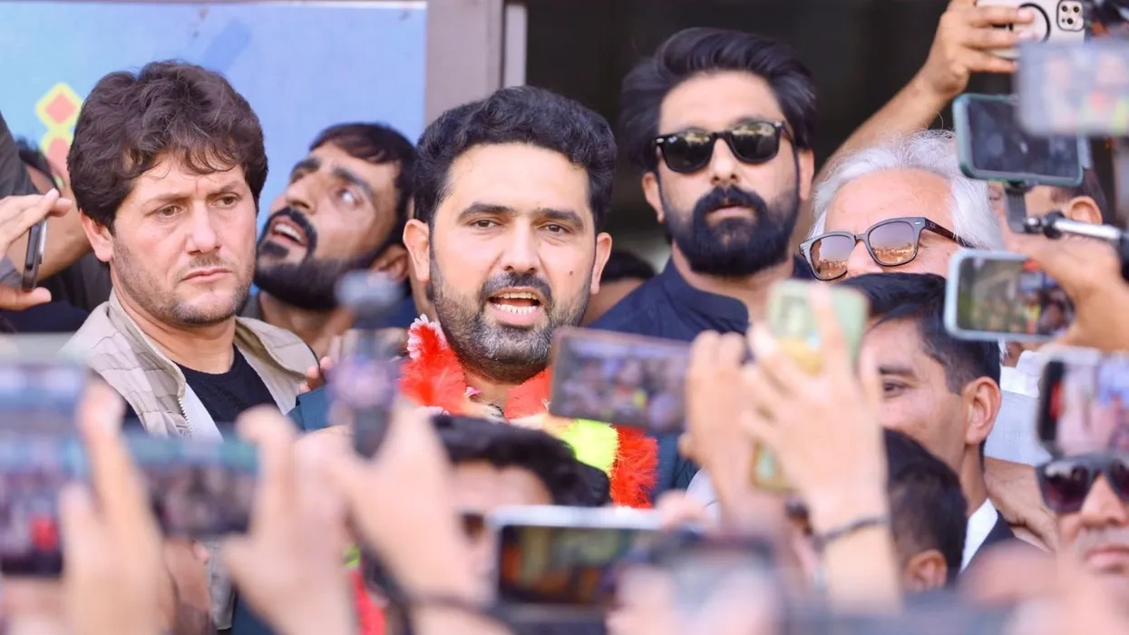 د خیبر پښتونخوا وزیر اعلیٰ د دې پېښې په اړه د عملي ګامونو یا لوړې کچې غونډې پر ځای یوازې تورونه لګولي، چې له امله یې د حکومت پر دریځ پوښتنې راپورته شوې دي